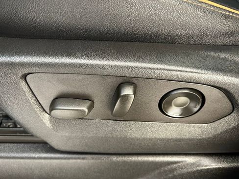 Used 2021 GMC Yukon XL AT4 image 28