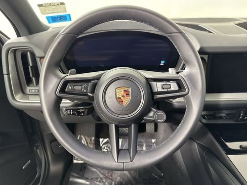 Certified 2025 Porsche Cayenne AWD/4WD image 35