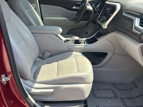 Used 2020 GMC Acadia SLT w/ Driver Alert Package II FWD image 13