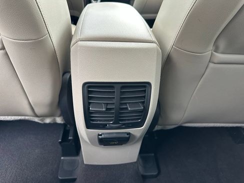 Used 2019 Ford Escape Titanium FWD image 24