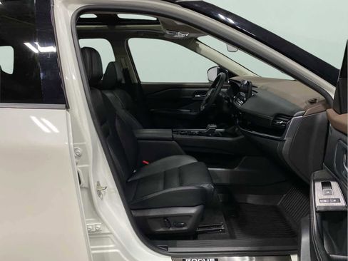 Used 2023 Nissan Rogue SL w/ SL Premium Package image 30