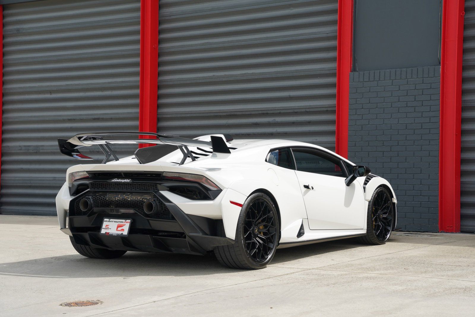 Used 2023 Lamborghini Huracan STO RWD image 21