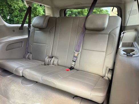 Used 2017 Chevrolet Suburban Premier RWD image 14