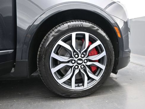 Certified 2022 Cadillac XT5 Sportv w/ LPO, Floor Liner Package AWD/4WD image 17