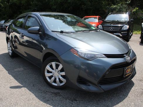 Used 2017 Toyota Corolla LE FWD image 4