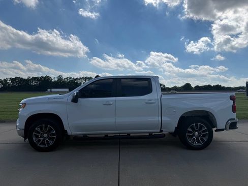 Used 2023 Chevrolet Silverado 1500 LT AWD/4WD image 8