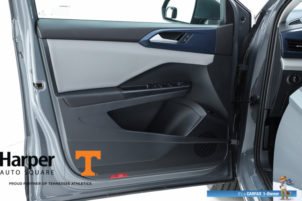 Used 2023 Volkswagen Taos SE w/ Panoramic Sunroof Package AWD/4WD image 18