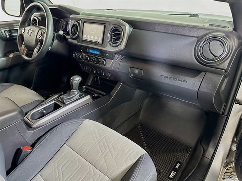 Used 2022 Toyota Tacoma TRD Off-Road w/ Technology Package image 24