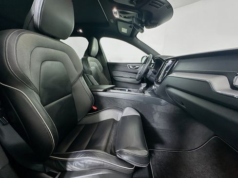 Used 2021 Volvo XC60 T5 R-Design w/ Advanced Package image 33