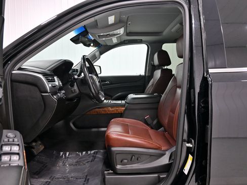 Used 2019 Chevrolet Tahoe Premier w/ Premier Plus Edition AWD/4WD image 5