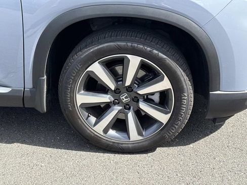 Used 2025 Honda Pilot Touring image 7