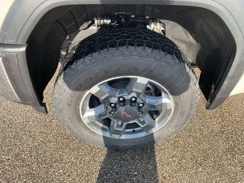 New 2026 GMC Sierra 2500 SLE image 11