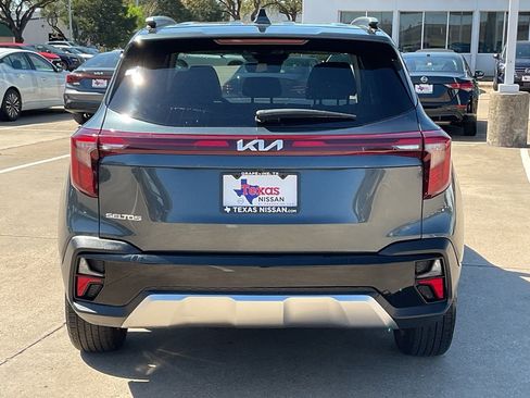 Used 2025 Kia Seltos S image 6