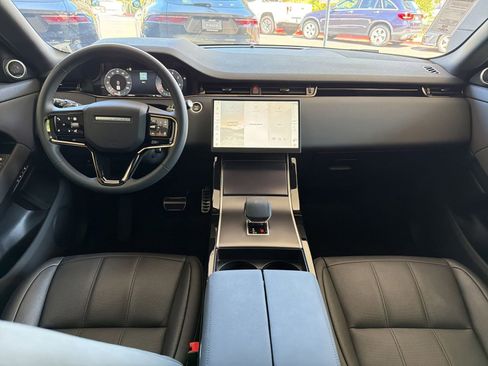 Used 2026 Land Rover Range Rover Evoque Dynamic SE AWD/4WD image 17