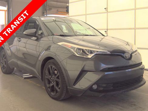 Used 2018 Toyota C-HR XLE FWD image 5