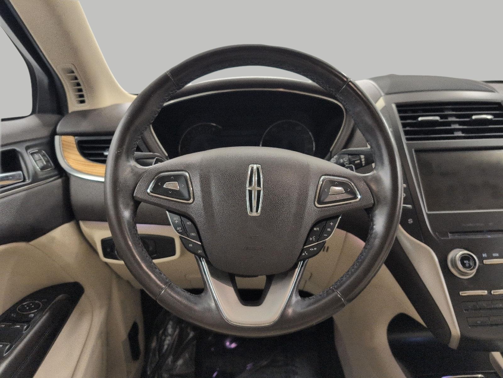 Used 2015 Lincoln MKC FWD w/ Equipment Group 101A Select image 5