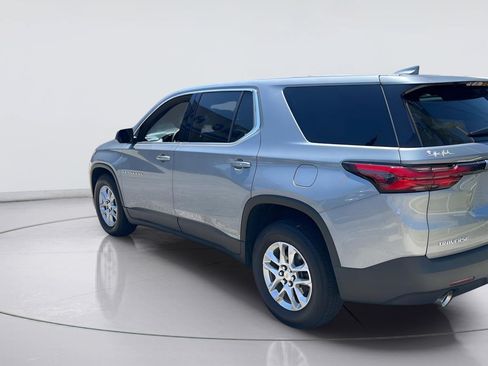 Used 2023 Chevrolet Traverse LS FWD image 5
