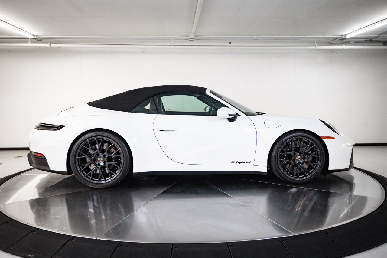 Certified 2026 Porsche 911 Carrera GTS RWD image 8