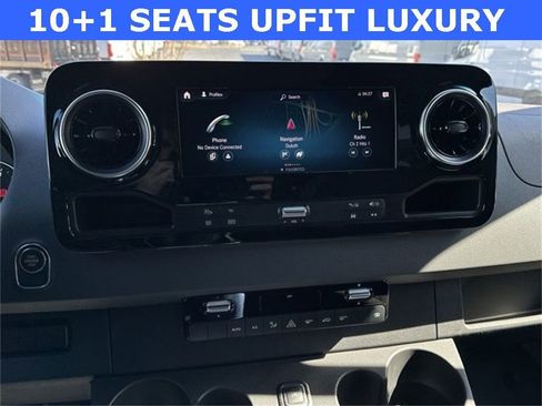 Used 2023 Mercedes-Benz Sprinter 2500 image 28