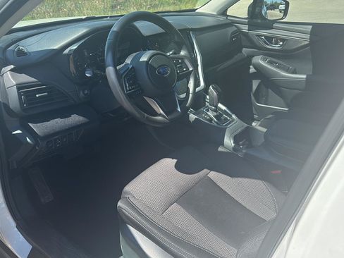 Used 2025 Subaru Outback Premium AWD/4WD image 11
