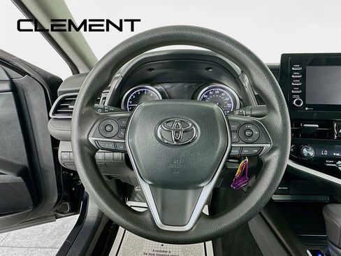 Used 2022 Toyota Camry LE image 14