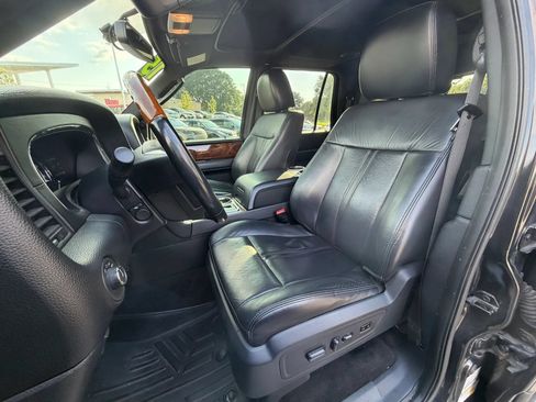 Used 2015 Lincoln Navigator 4WD image 14