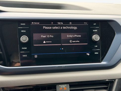 Used 2022 Volkswagen Taos SE w/ Panoramic Sunroof Package FWD image 30
