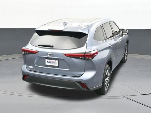 Used 2021 Toyota Highlander XLE FWD image 63