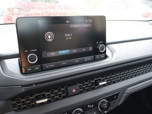 Used 2025 Honda Accord SE image 11