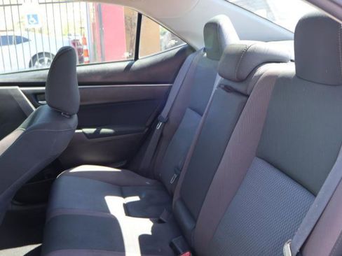Used 2018 Toyota Corolla LE FWD image 31