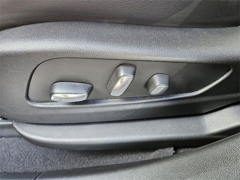 Certified 2025 Cadillac XT5 Premium Luxury image 12