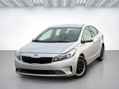 Used 2017 Kia Forte LX FWD image 2