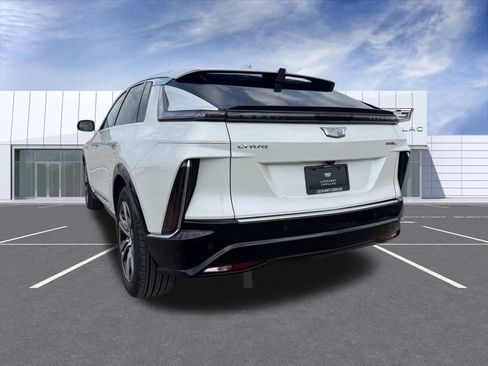 Certified 2024 Cadillac Lyriq Luxury AWD/4WD image 12