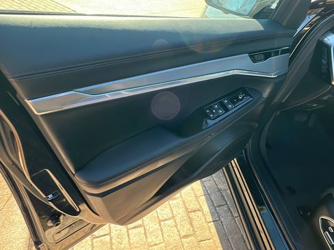 Used 2024 Jeep Wagoneer Launch Edition image 13