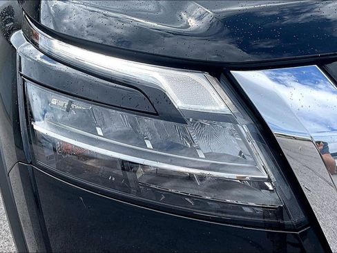 Used 2024 Nissan Pathfinder Platinum w/ Cargo Package image 32