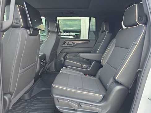 New 2026 GMC Yukon XL Elevation w/ Elevation Premium Package AWD/4WD image 15