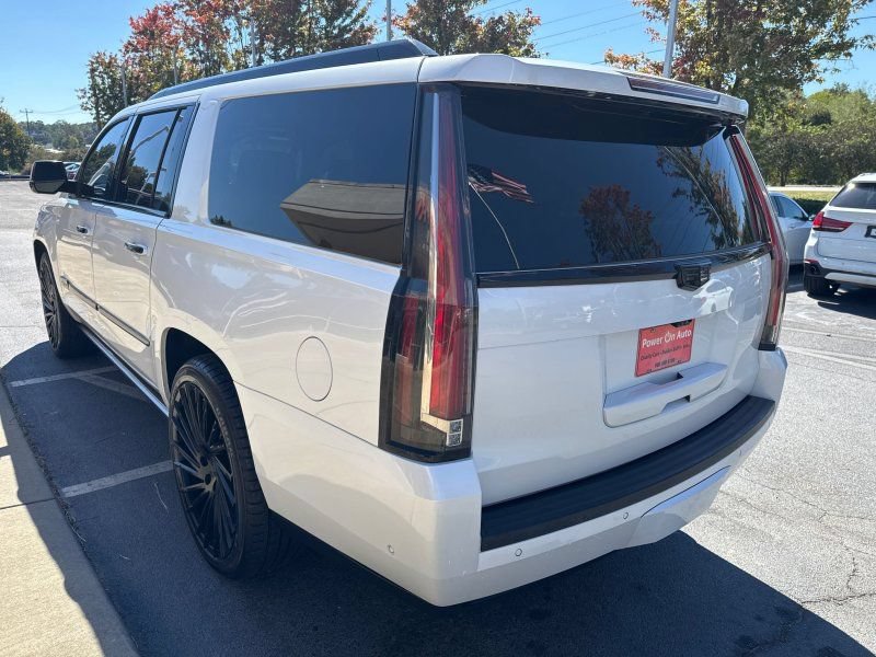 Used 2018 Cadillac Escalade ESV Premium Luxury RWD image 5
