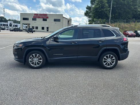 Used 2021 Jeep Cherokee Latitude Plus w/ Sun & Sound Group FWD image 5