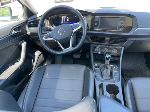 Certified 2023 Volkswagen Jetta SE FWD image 8