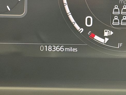 Used 2024 Land Rover Defender 130 X AWD/4WD image 18