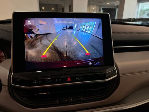 Used 2025 Jeep Compass Limited AWD/4WD image 24