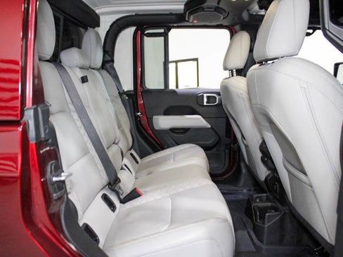 Used 2021 Jeep Gladiator Overland image 39