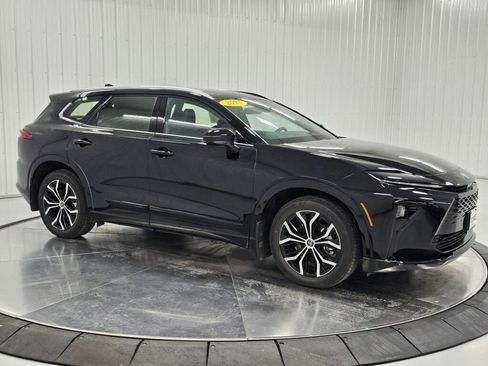 Used 2025 Toyota Crown Signia AWD/4WD image 8