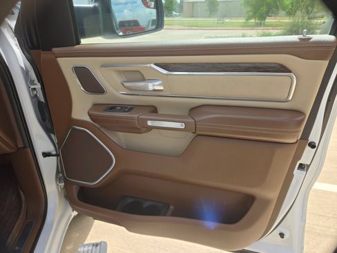 Used 2019 RAM 1500 Laramie RWD image 26
