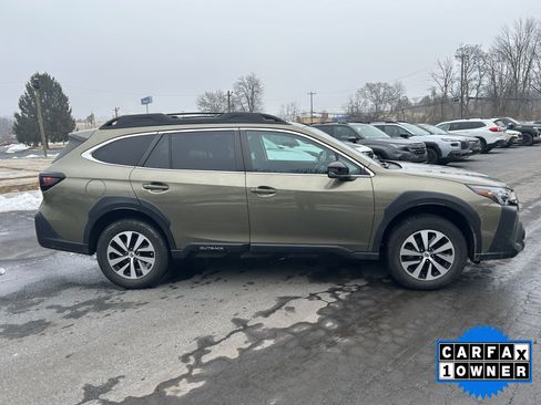 Used 2023 Subaru Outback Premium image 2