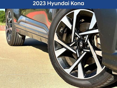 Used 2023 Hyundai Kona Limited w/ Cargo Package FWD image 2