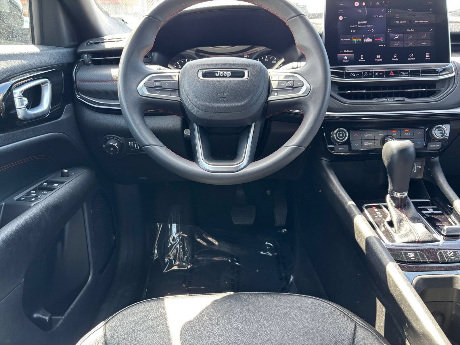 Used 2025 Jeep Compass Trailhawk AWD/4WD image 32