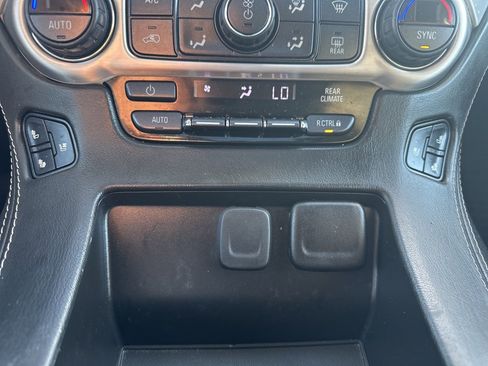 Used 2018 GMC Yukon XL SLT image 5