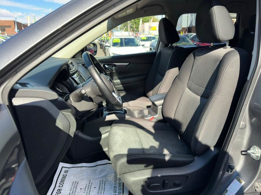 Used 2020 Nissan Rogue SV AWD/4WD image 13