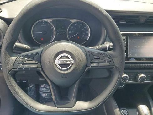 New 2025 Nissan Kicks Play S image 10
